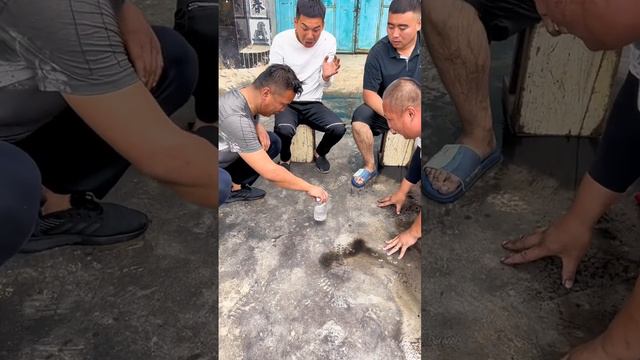 Take a shower with cool summer ink, and set up bottles layer by layer! The simple happiness of a ma смотреть онлайн