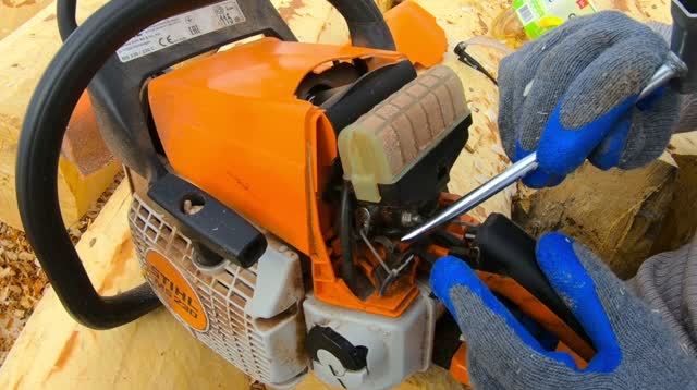 Stihl MS 230 ЧТО СТАЛО С БЕНЗОПИЛОЙ ПОД КОНЕЦ РАБОТЫ.. смотреть онлайн