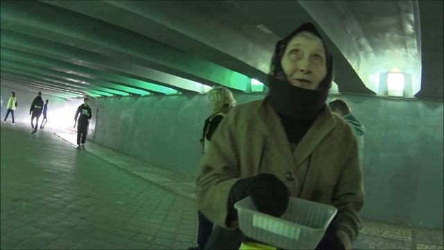 Пермь. Переход у Центрального рынка. Попрошайки. смотреть онлайн