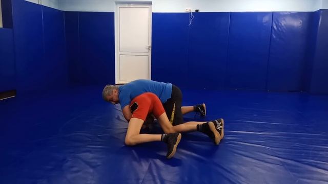 33 - ПРИЕМА ВОЛЬНОЙ БОРЬБЫ В ПАРТЕРЕ. смотреть онлайн