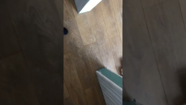 Положить ламинат в квартире смотреть онлайн