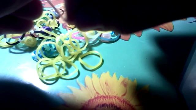 как сделать мячик попрыгунчик из резинок смотреть онлайн