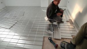 Как я сделал тёплый пол на даче. Самый быстрый тёплый пол. Без стяжки.