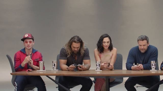 Watch the Justice League Super Heroes React to their Mattel Action Figures смотреть онлайн