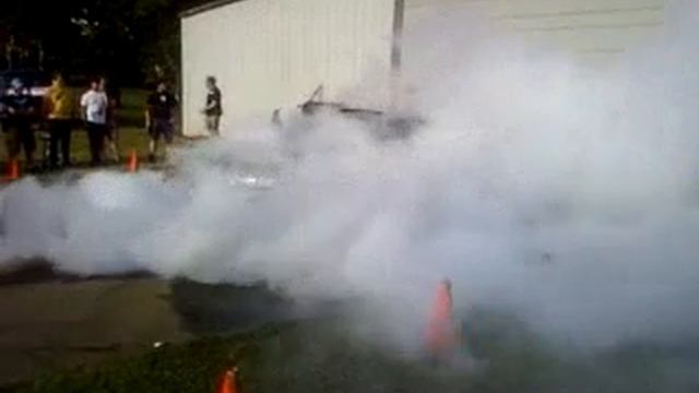 1997 Nissan Maxima Burnout win, after new wheels (4 of 4) смотреть онлайн