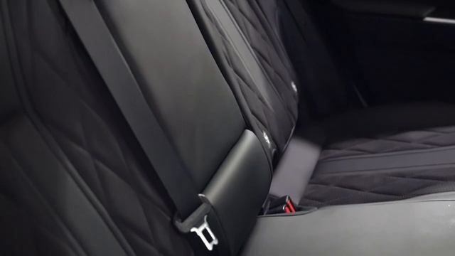 Toyota RAV 4 изменили дизайн салона и перетянули его в стиле Mercedes S-класс [RAV 4 С АЛЬКАНТАРОЙ]