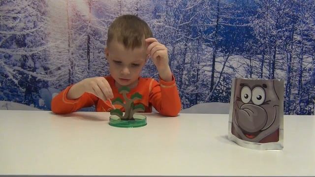 Детские развивающие игрушки - травянчики! Растим волшебное дерево!!! Подстригаем бедного слоника!!! смотреть онлайн