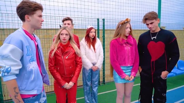 Пара Русалок vs Пара Вампиров! Экстремальное Перевоплощение из Русалки в Вампира смотреть онлайн