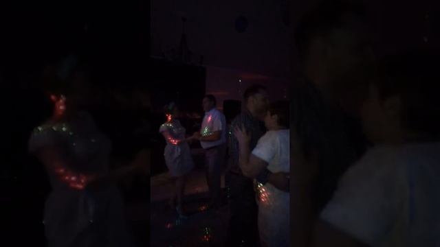 Поёт Дмитрий Артамонов смотреть онлайн