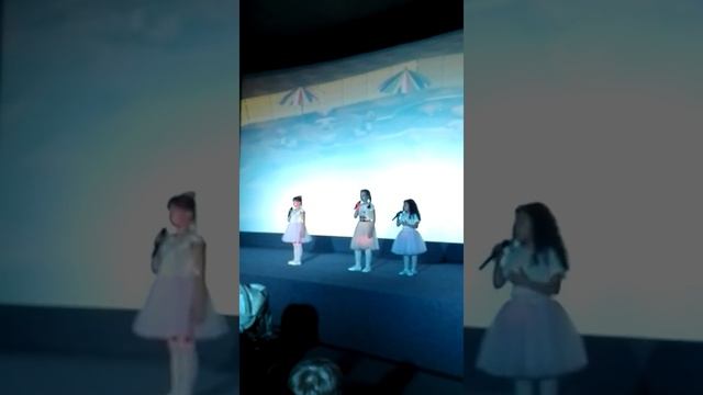 Спелый виноград на ветке смотреть онлайн
