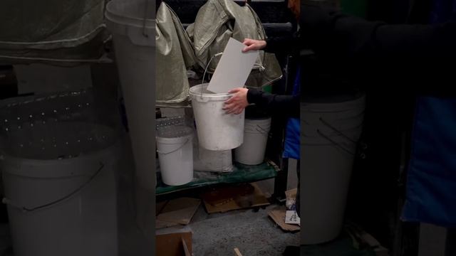 Какую нагрузку выдерживает сантехническая нить? #эксперимент #тест #сантехническаянить #сантехника смотреть онлайн