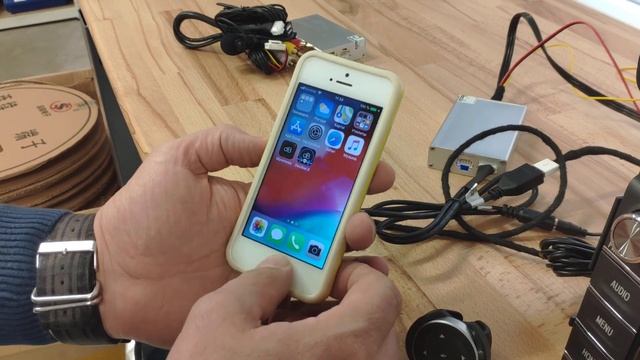 Universal Carplay Подключение Carplay через AV вход.