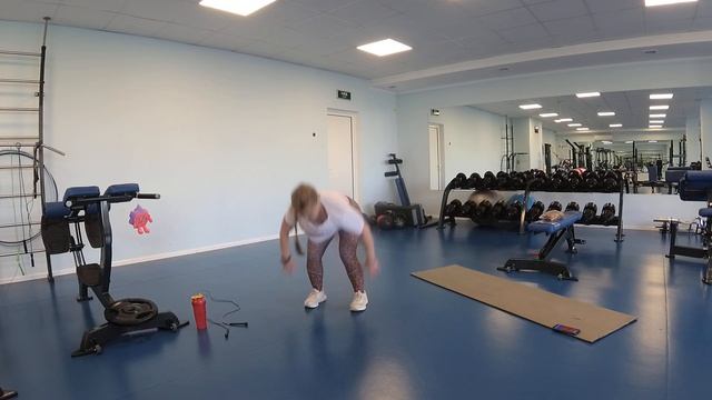 Самое эффективное кардио - воскресные бёрпи. Как есть домашнюю фокаччу и не толстеть смотреть онлайн