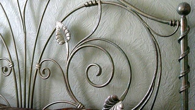 Кованая кровать с листьями смотреть онлайн