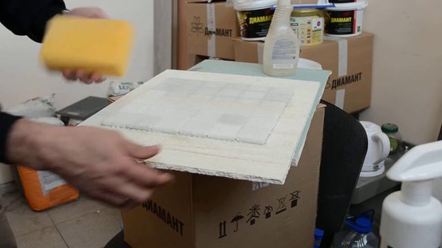 Затираем мраморную мозаику клеем для мрамора Диамант часть3 смотреть онлайн