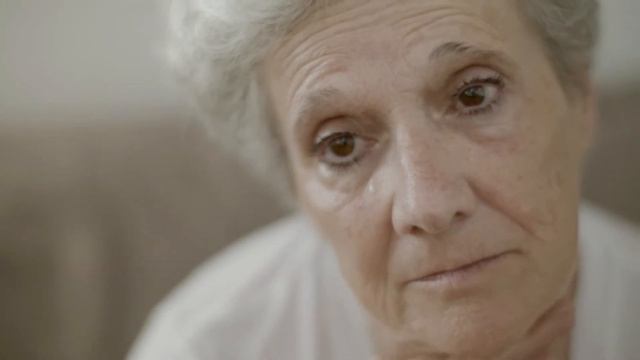 НЕ ЗАБЫВАЙТЕ КОРМИТЬ ПТИЦ смотреть онлайн