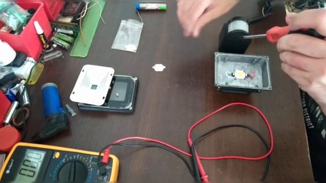 Jak naprawić lampę! / How easy is it to repair a led lamp? смотреть онлайн