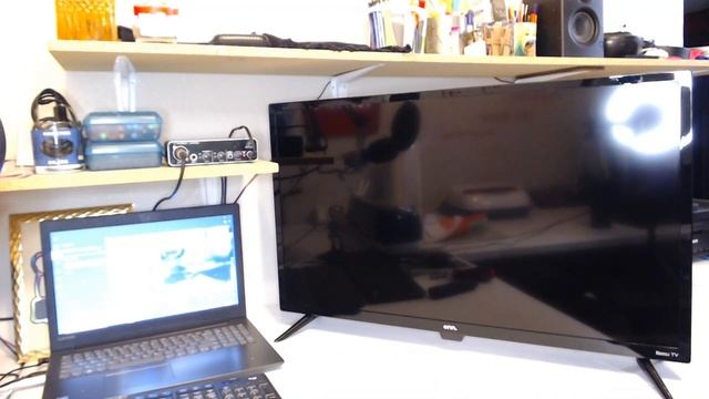 Can I Use A Smart TV For A PC Monitor? | Home Office Setup | Gaming Setup смотреть онлайн