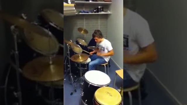 Still dre Piano And Drum смотреть онлайн