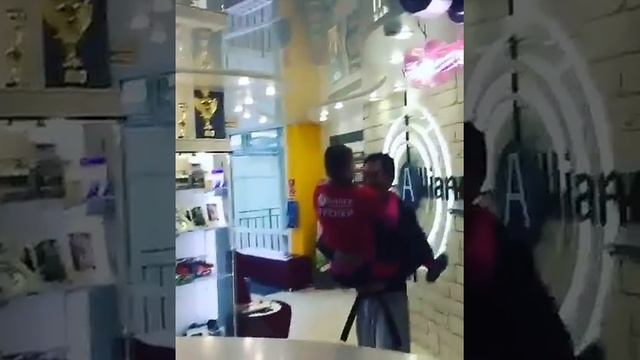 Как со мной здороваются коллеги 2 :) смотреть онлайн