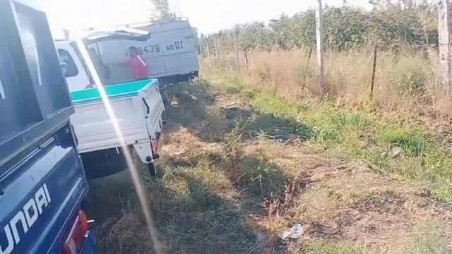 Пайшанбе бозор мошин бозорида Портер трактор... смотреть онлайн