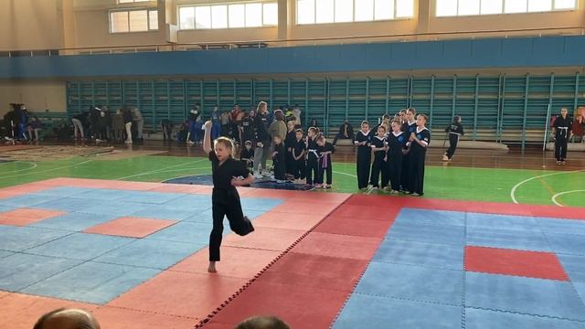 Максимчук Кристина.жёсткий стиль без оружия . Чемпионат Украины по ДЮСШ (г.Одесса ) смотреть онлайн