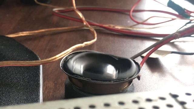 Басс тест динамика от поддельной колонки JBL смотреть онлайн
