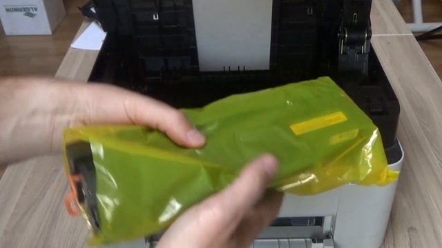 Samsung Xpress M2070 M2070W M2070F M2070FW - Replacing the Toner Cartridge смотреть онлайн