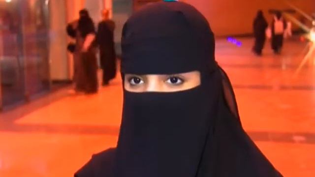 В Саудовской Аравии женщины принимают участие в выбор