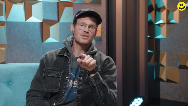 Song-Tindern: YUNGBLUD – Eine Panikattacke, drei Oboen und wunderschöne Fu**s | DASDING Interview смотреть онлайн