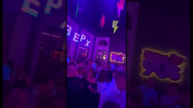 А это бар руки вверх ,для тех кто хочет потанцевать в Ростове-на-Дону ? смотреть онлайн