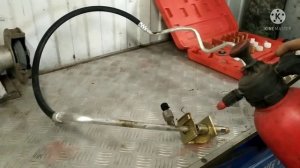 автокондицонер MEGANE II ремонт трубки и замена уплатнительного кольца !!!