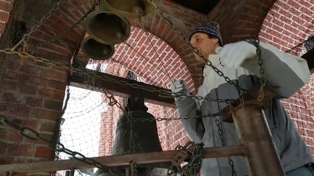 ТАЙНА КОЛОКОЛЬНОГО ЗВОНА смотреть онлайн