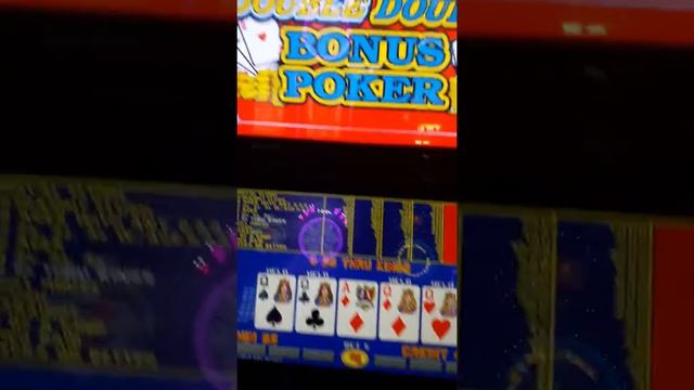 Caesar's Video Poker Four Queens on First Draw смотреть онлайн