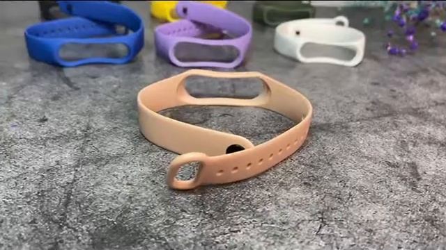 Ремешки для фитнес-браслета Xiaomi Mi Band 3, Mi Band 4 / Силиконовые браслеты для Ми Бенд 3 или 4 смотреть онлайн