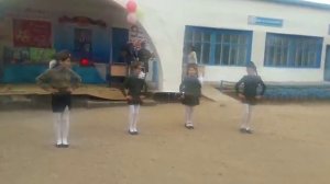 Танец на 9мая.Легкий для девочек