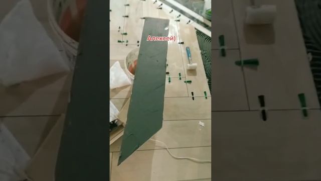 Стройка! Клей на плитку или на пол? смотреть онлайн