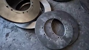 Дисковые тормоза на газ 66 в гараже, шишига