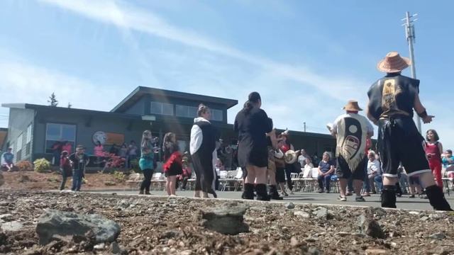 Git leeksa aks performs at the ... смотреть онлайн