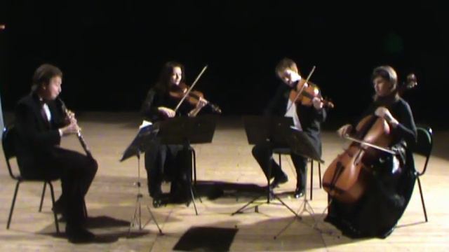 "Galant-quartet" Bach "Menuet" from orchester suite №2 смотреть онлайн