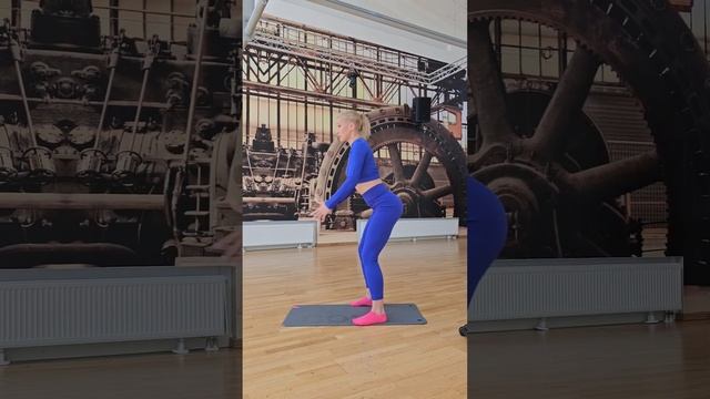Electrify Your Style: Leggings and Crop Top in Electric Blue | Sokisahtel.net's Summer Collection смотреть онлайн