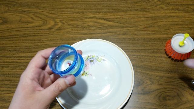 Щетка с дозатором для мойки посуды смотреть онлайн