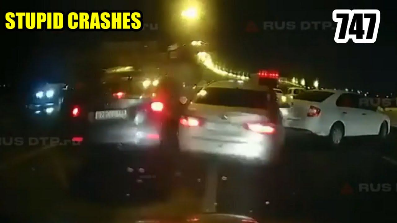 Stupid driving mistakes 747 (November 2022 English subtitles) смотреть онлайн
