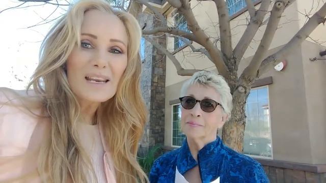 Leslie Birkland of Big Rich Texas hears her MRI results смотреть онлайн