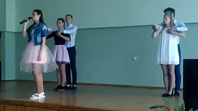 медленный танец под грустную музыку. смотреть онлайн