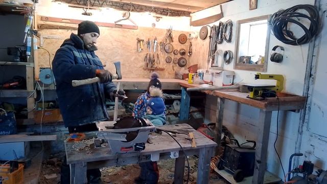 деревенский домик - помощники помогают смотреть онлайн