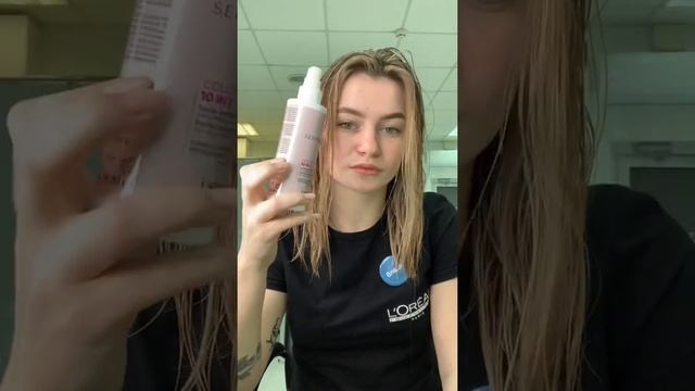 Спрей-уход для окрашенных волос LOreal Professionnel Vitamino Color 10 in 1.