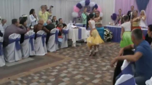 LoveDance -девчачий подарок тренерам на свадьбу