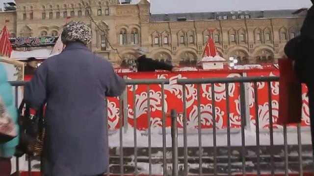 И рыжею девчонкой в озябший мир придёт ВЕСНА смотреть онлайн