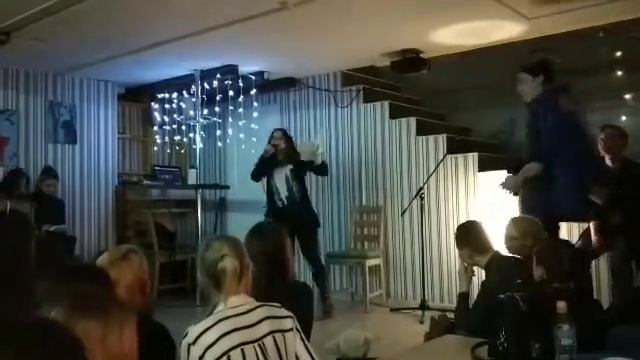 Кому ты нужен? Ложись спать. смотреть онлайн